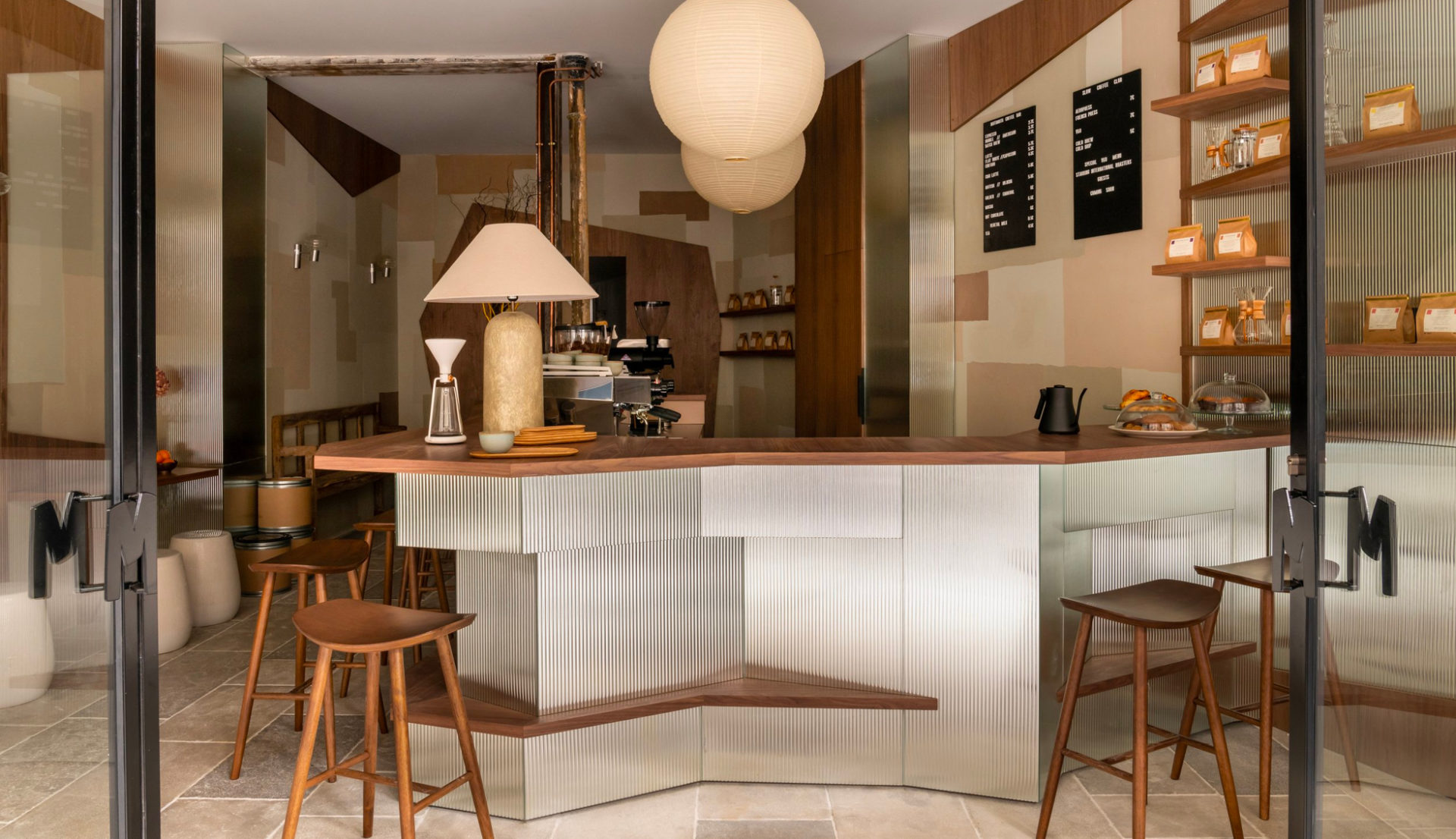 Les meilleurs cafés et coffee shops à connaître à Paris en 2024